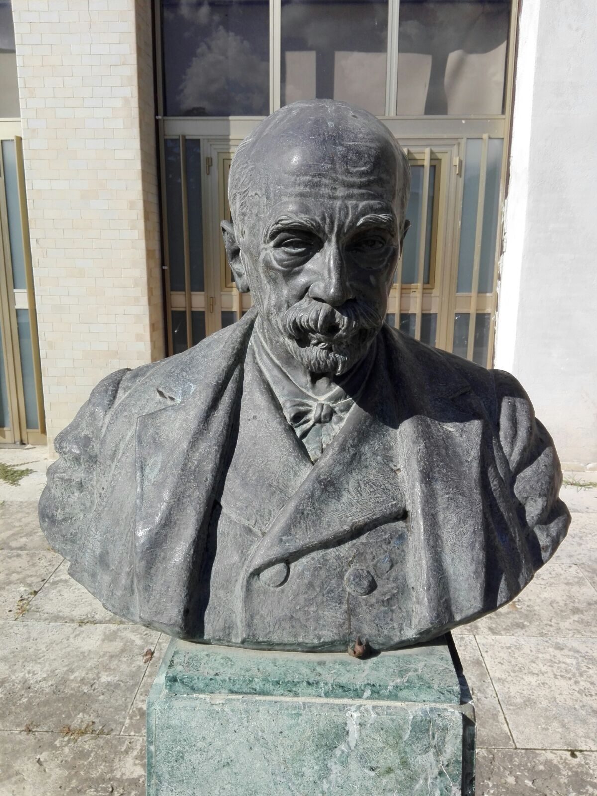 Felice Migliori's bust, Cosenza (4).jpeg